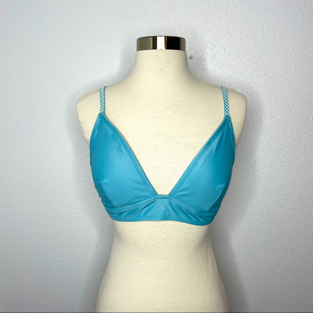 NWOT Mae Blue Triangle Bikini Top size M